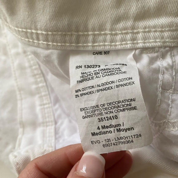 3/$30 EUC Lee classic white jeans - Picture 8 of 8